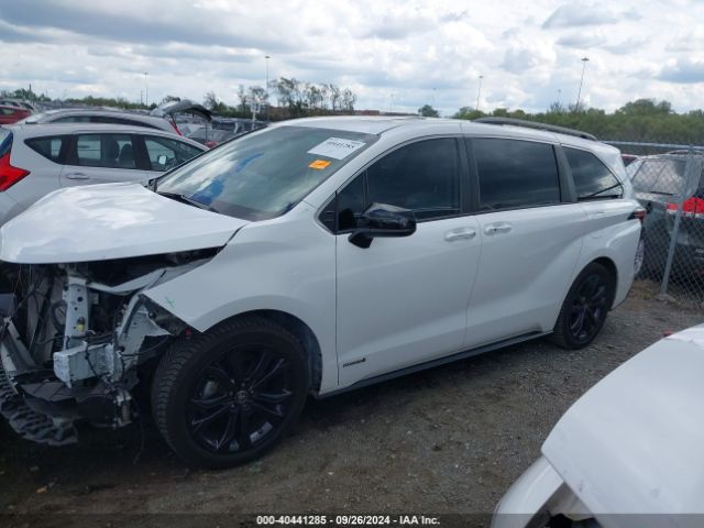 Photo 1 VIN: 5TDDRKEC9MS055135 - TOYOTA SIENNA 