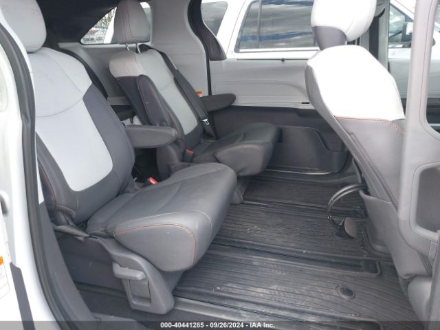 Photo 4 VIN: 5TDDRKEC9MS055135 - TOYOTA SIENNA 