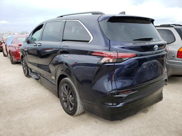 Photo 2 VIN: 5TDDRKEC9NS104576 - TOYOTA SIENNA XSE 