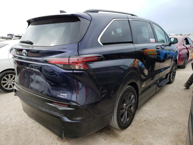 Photo 3 VIN: 5TDDRKEC9NS104576 - TOYOTA SIENNA XSE 