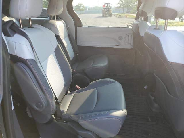 Photo 10 VIN: 5TDDRKEC9NS119126 - TOYOTA SIENNA XSE 