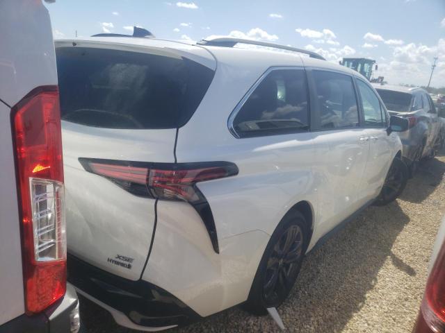 Photo 3 VIN: 5TDDRKECXMS040577 - TOYOTA SIENNA XSE 