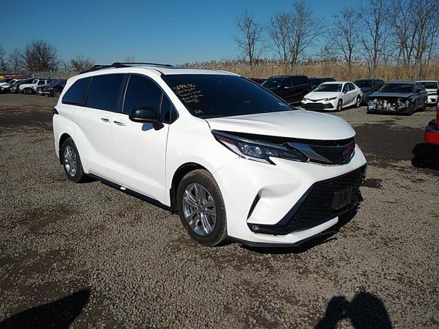 Photo 2 VIN: 5TDDSKFC7NS051184 - TOYOTA SIENNA XSE 