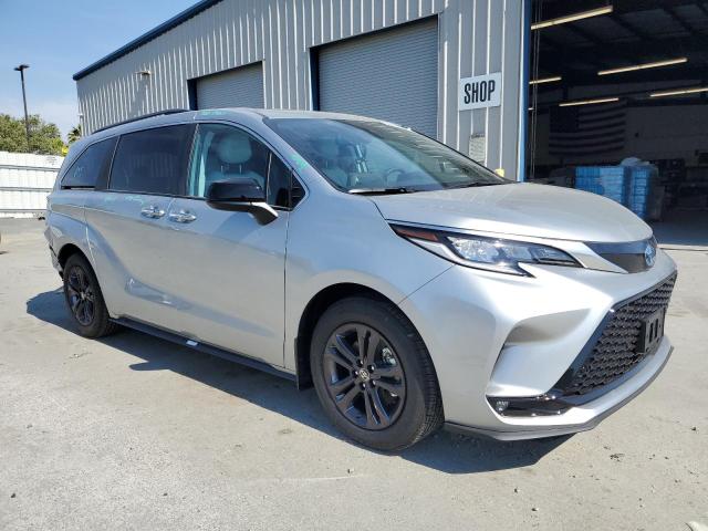 Photo 3 VIN: 5TDDSKFC8RS133270 - TOYOTA SIENNA XLE 