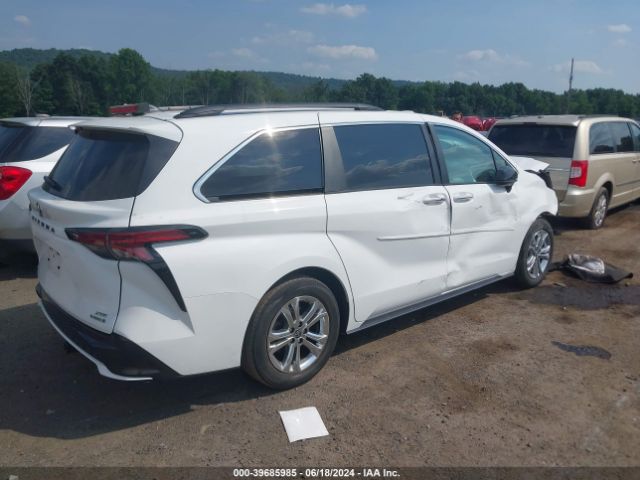 Photo 3 VIN: 5TDDSKFC9NS045791 - TOYOTA SIENNA 