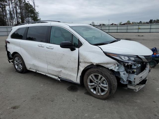 Photo 3 VIN: 5TDDSKFCXNS060350 - TOYOTA SIENNA XSE 