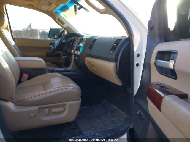 Photo 4 VIN: 5TDDW5G11CS072421 - TOYOTA SEQUOIA 