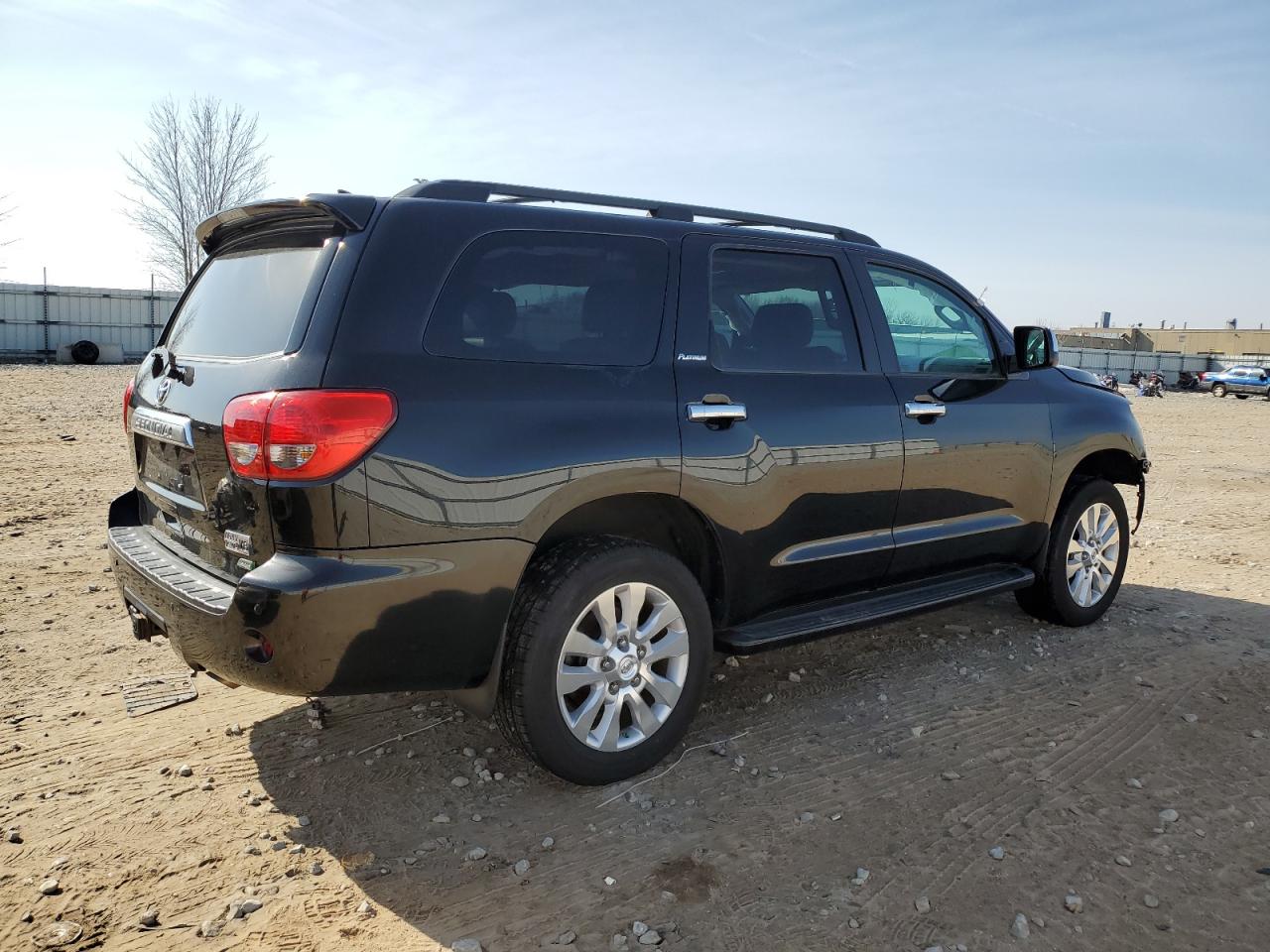 Photo 2 VIN: 5TDDW5G13GS134682 - TOYOTA SEQUOIA 