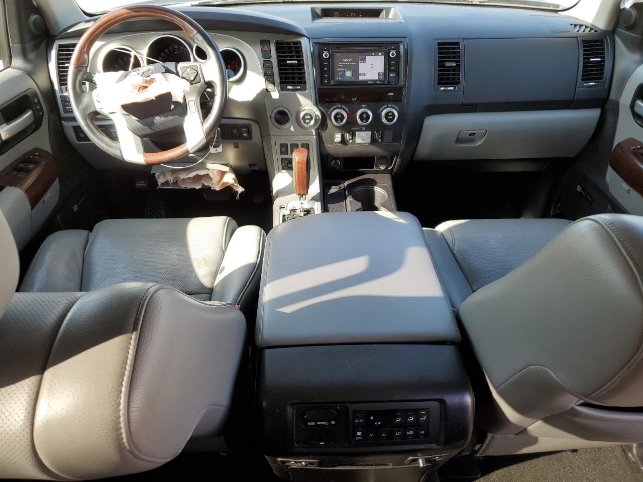 Photo 7 VIN: 5TDDW5G13GS134682 - TOYOTA SEQUOIA 