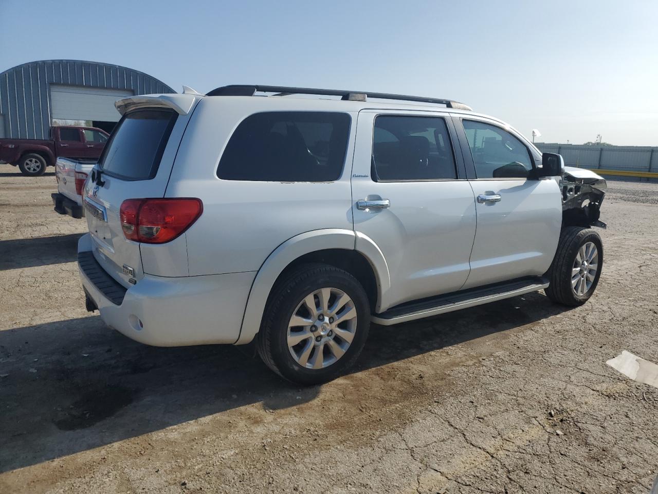 Photo 2 VIN: 5TDDW5G14FS123589 - TOYOTA SEQUOIA 