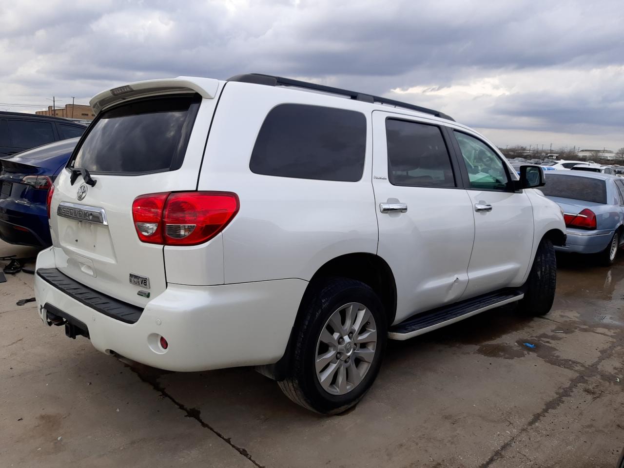 Photo 2 VIN: 5TDDW5G14FS125326 - TOYOTA SEQUOIA 