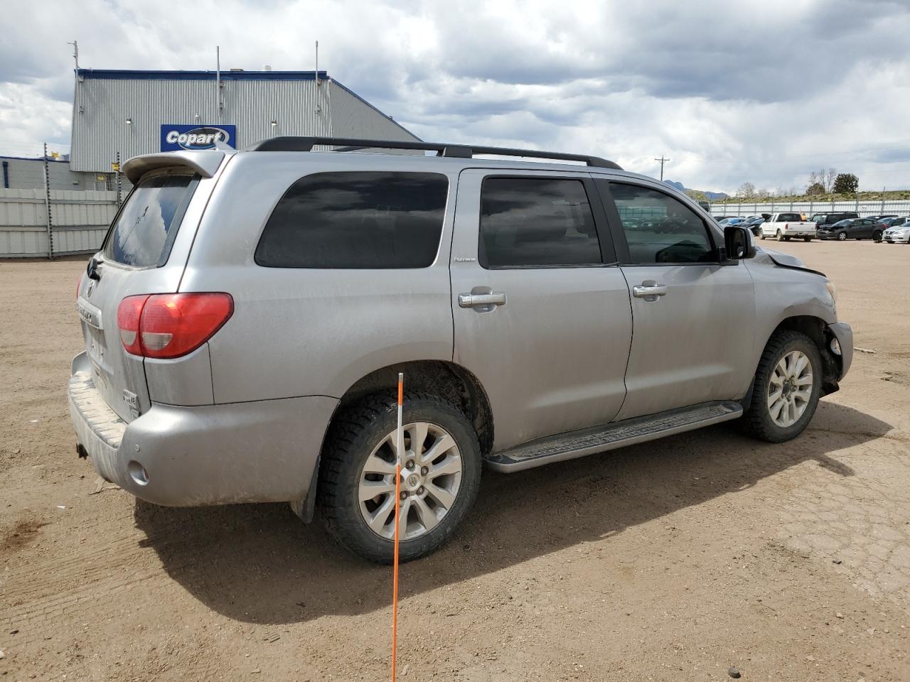 Photo 2 VIN: 5TDDW5G15AS027432 - TOYOTA SEQUOIA 