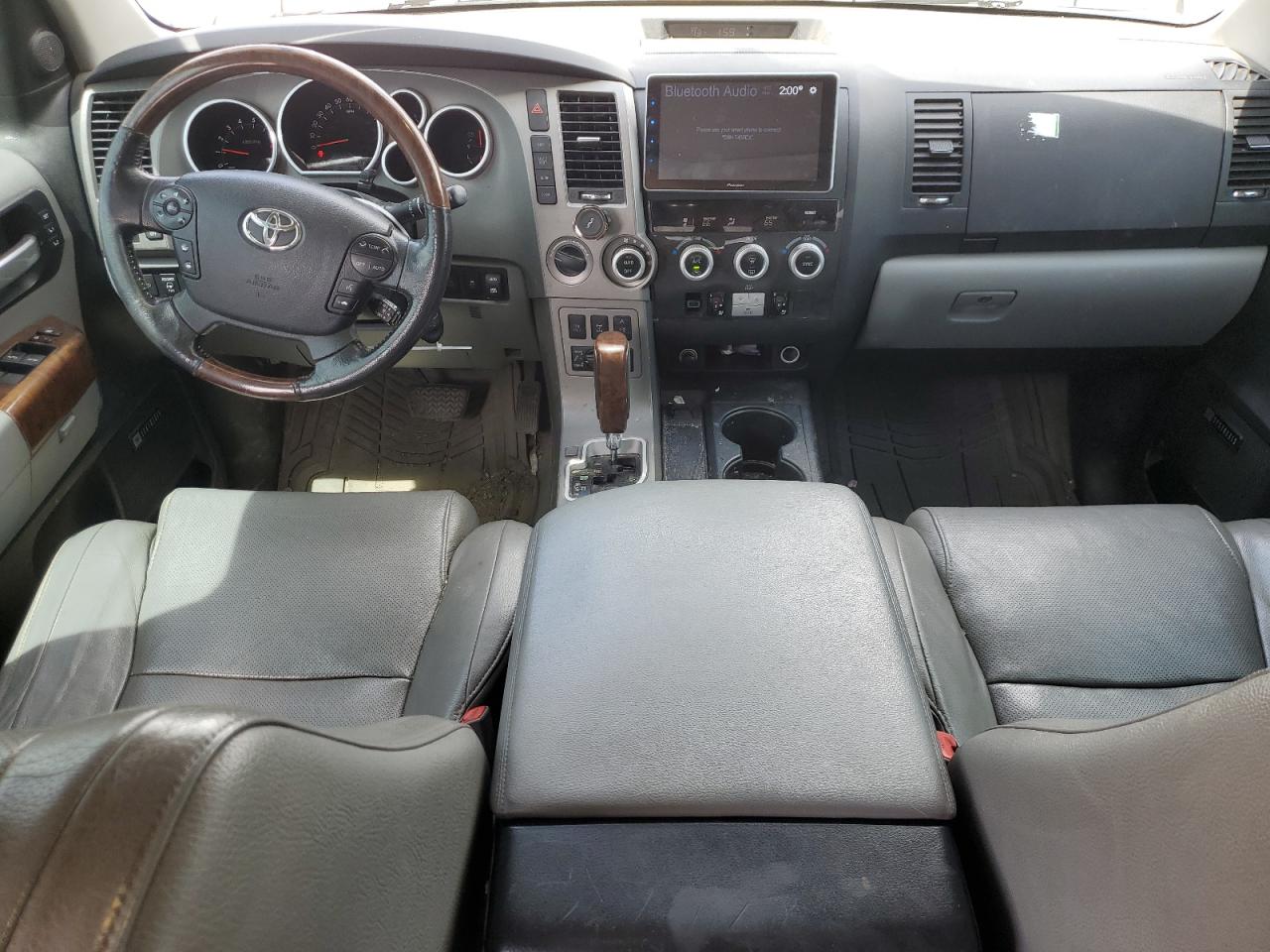 Photo 7 VIN: 5TDDW5G15AS027432 - TOYOTA SEQUOIA 