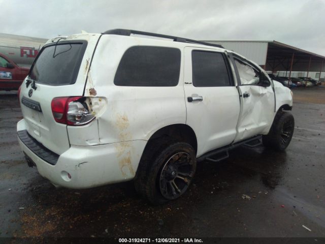 Photo 3 VIN: 5TDDW5G1XBS049265 - TOYOTA SEQUOIA 