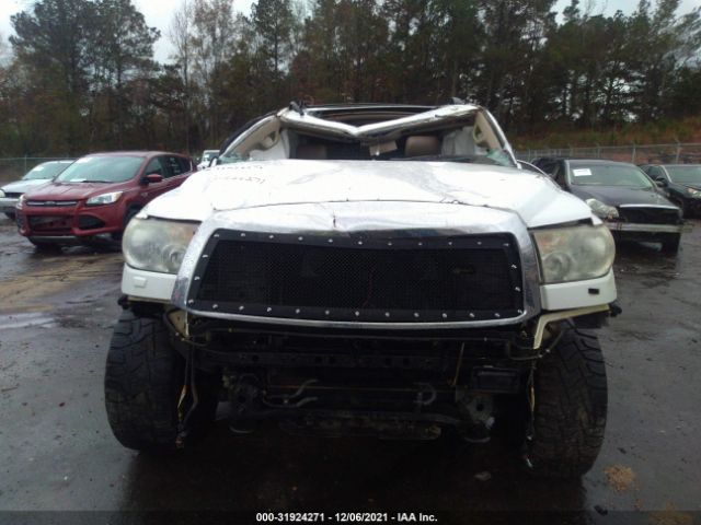 Photo 5 VIN: 5TDDW5G1XBS049265 - TOYOTA SEQUOIA 