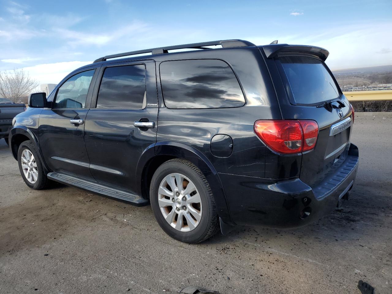 Photo 1 VIN: 5TDDW5G1XDS083824 - TOYOTA SEQUOIA 