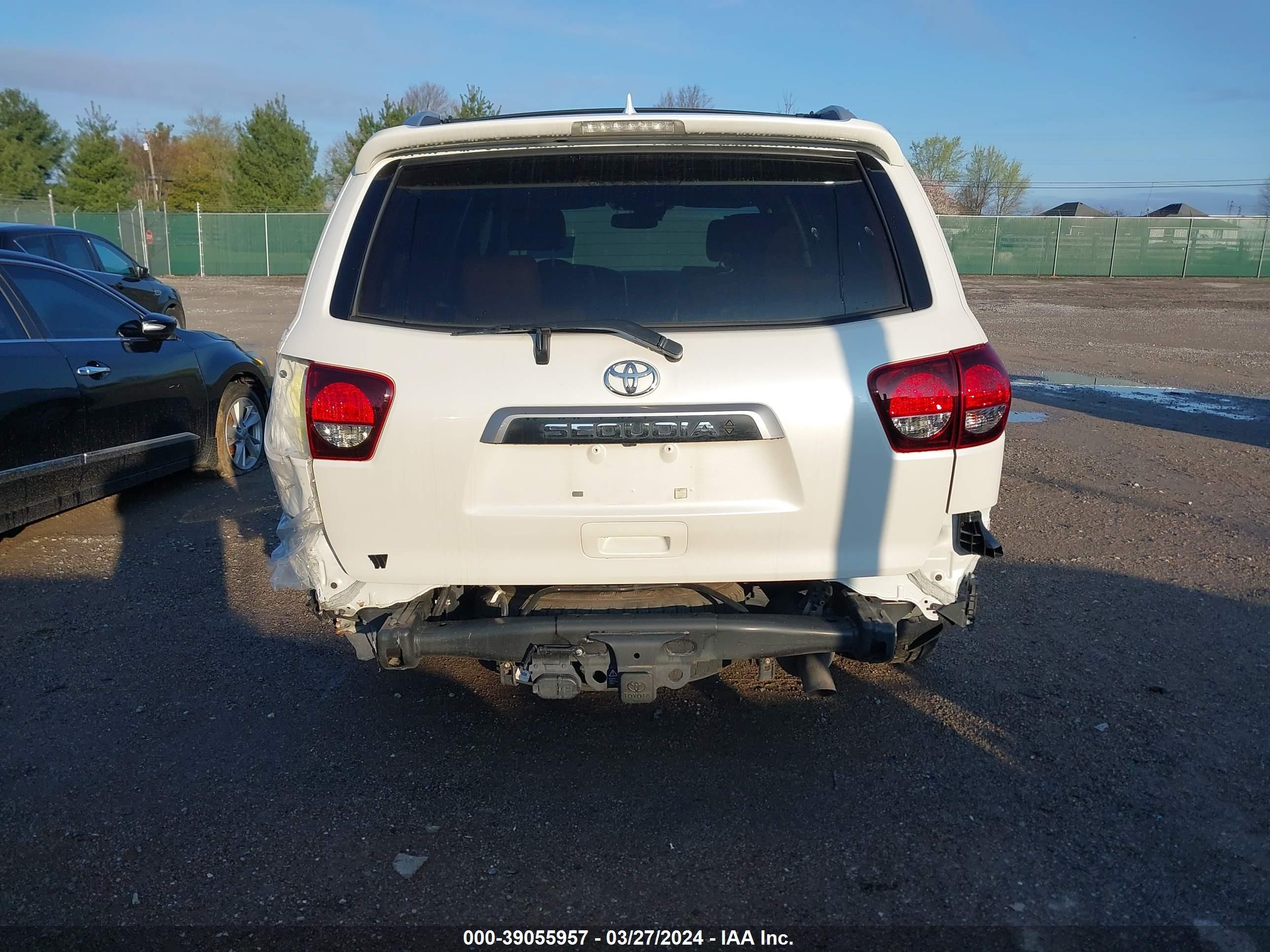 Photo 15 VIN: 5TDDY5G15LS180972 - TOYOTA SEQUOIA 