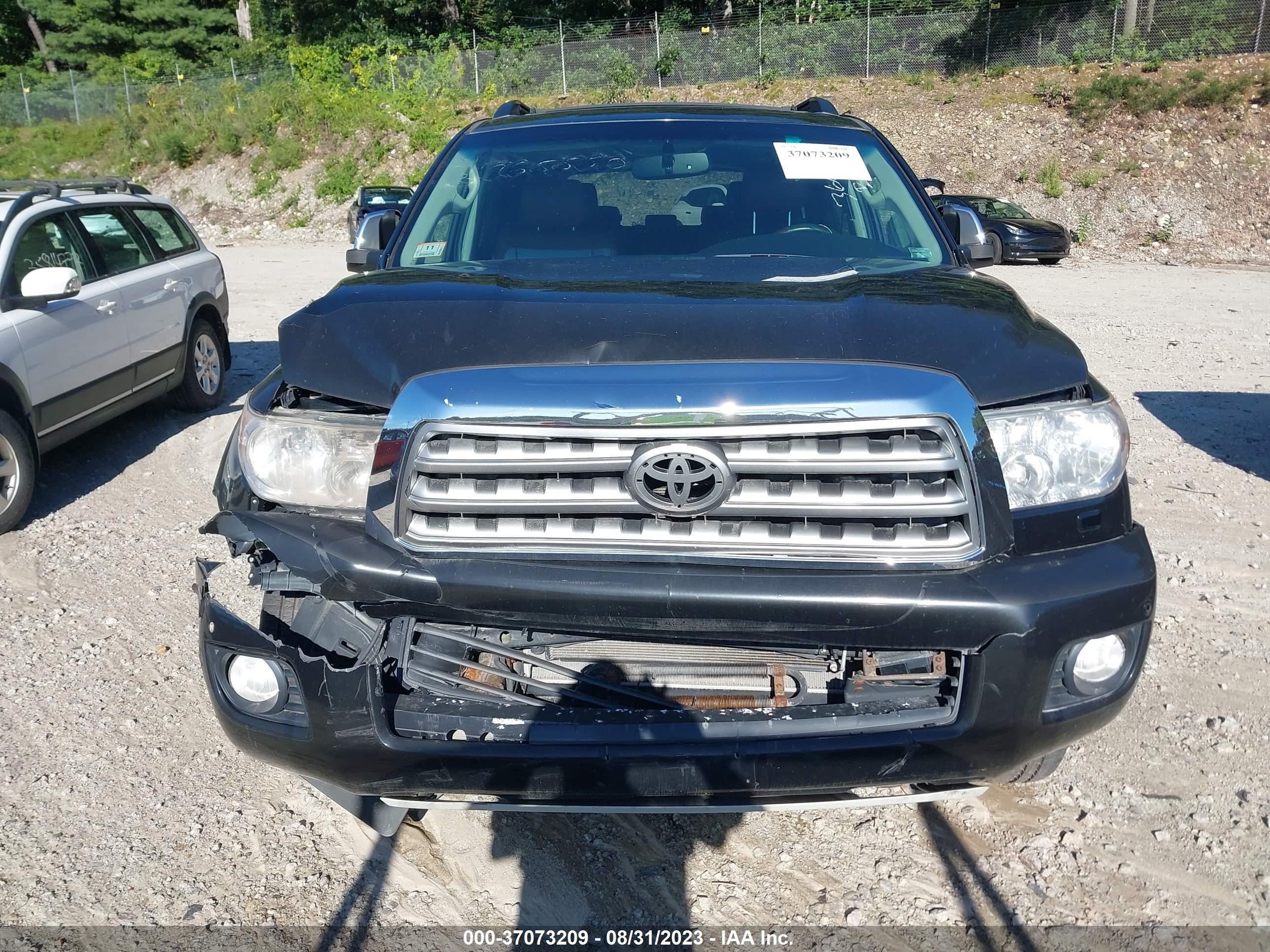 Photo 11 VIN: 5TDDY5G19CS060026 - TOYOTA SEQUOIA 