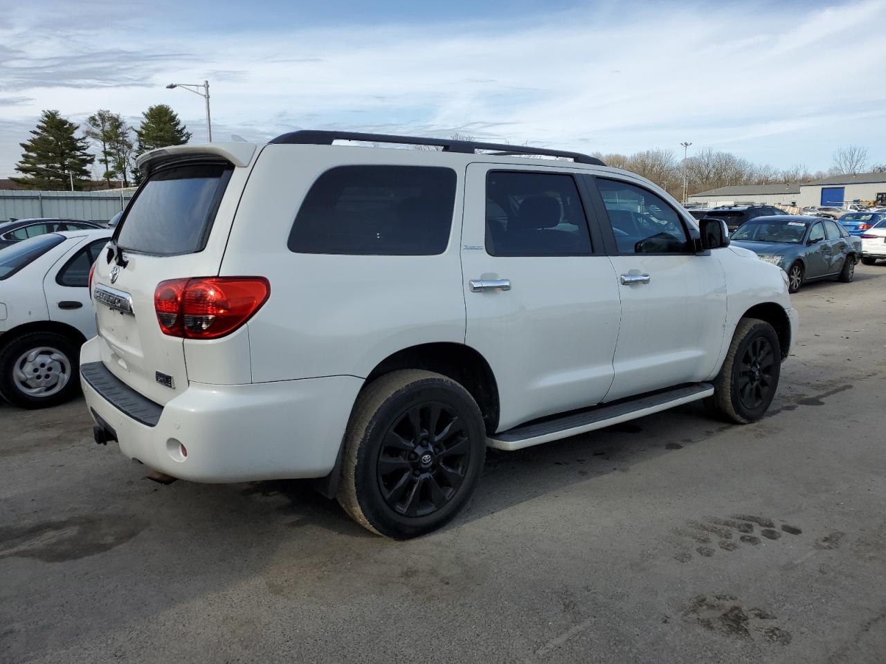 Photo 2 VIN: 5TDDY5G19ES105839 - TOYOTA SEQUOIA 