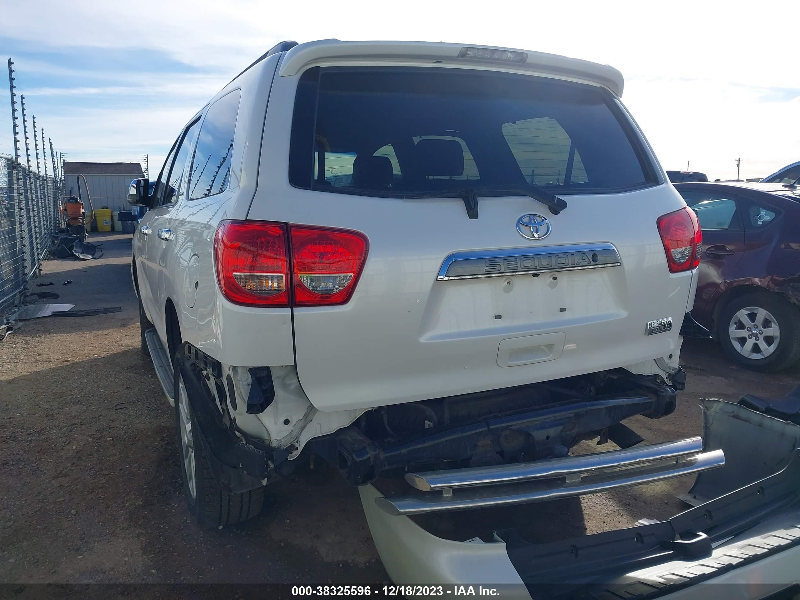 Photo 5 VIN: 5TDDY5G19GS135846 - TOYOTA SEQUOIA 