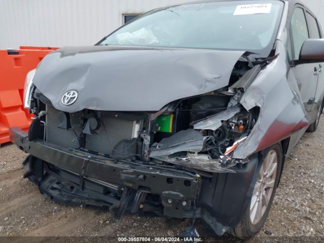 Photo 5 VIN: 5TDDZ3DC0HS148820 - TOYOTA SIENNA 