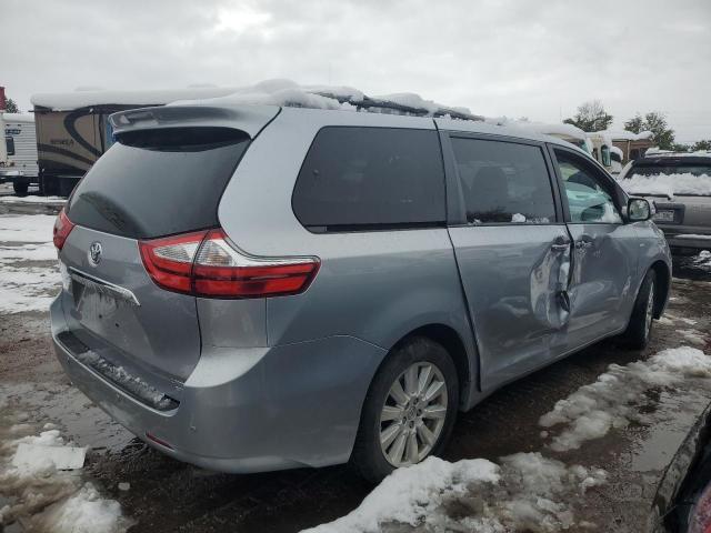 Photo 2 VIN: 5TDDZ3DC0HS155668 - TOYOTA SIENNA XLE 