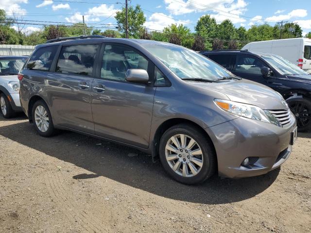 Photo 3 VIN: 5TDDZ3DC0HS165990 - TOYOTA SIENNA XLE 