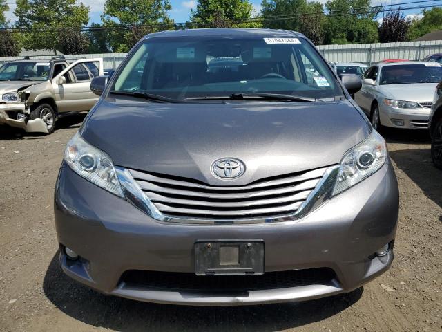 Photo 4 VIN: 5TDDZ3DC0HS165990 - TOYOTA SIENNA XLE 