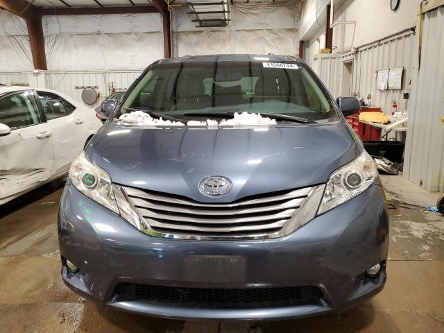 Photo 4 VIN: 5TDDZ3DC0HS170414 - TOYOTA SIENNA XLE 