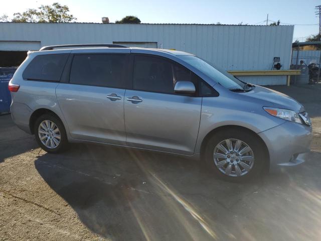 Photo 3 VIN: 5TDDZ3DC0HS185284 - TOYOTA SIENNA XLE 