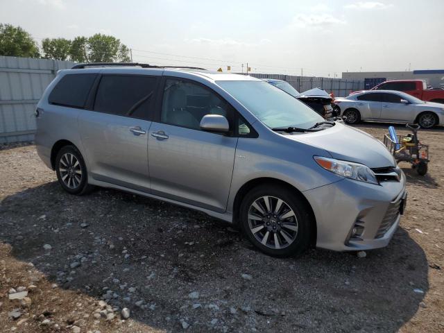 Photo 3 VIN: 5TDDZ3DC0JS189437 - TOYOTA SIENNA XLE 