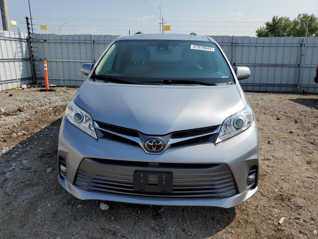 Photo 4 VIN: 5TDDZ3DC0JS189437 - TOYOTA SIENNA XLE 