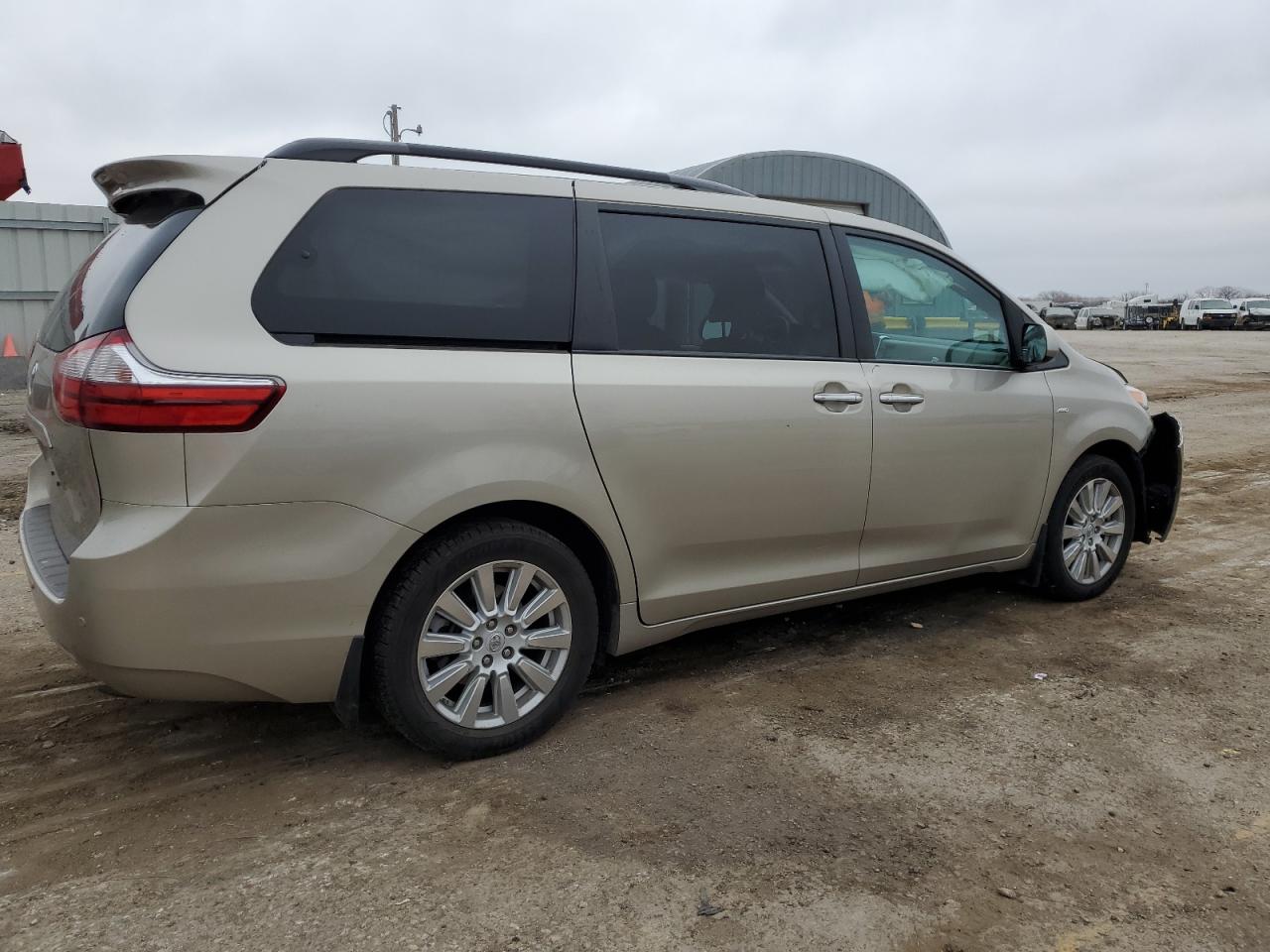 Photo 2 VIN: 5TDDZ3DC1HS161849 - TOYOTA SIENNA 