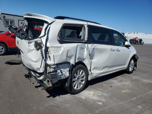 Photo 2 VIN: 5TDDZ3DC1HS177680 - TOYOTA SIENNA XLE 