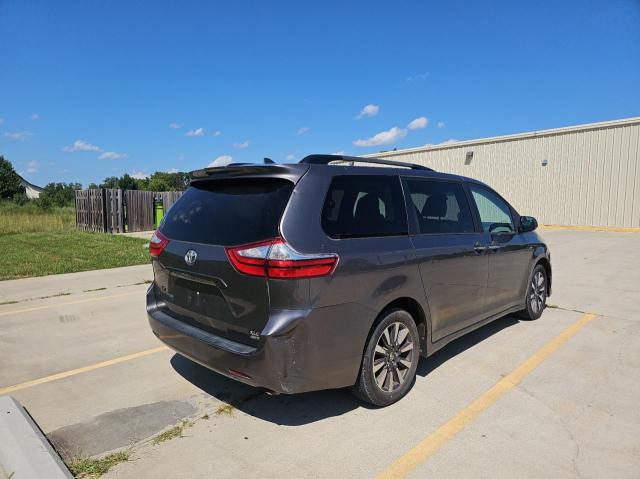 Photo 3 VIN: 5TDDZ3DC1JS197045 - TOYOTA SIENNA XLE 