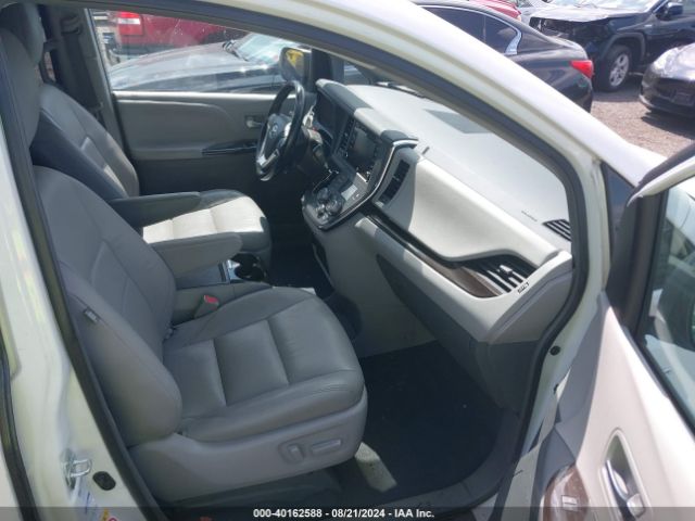 Photo 4 VIN: 5TDDZ3DC1KS217876 - TOYOTA SIENNA 