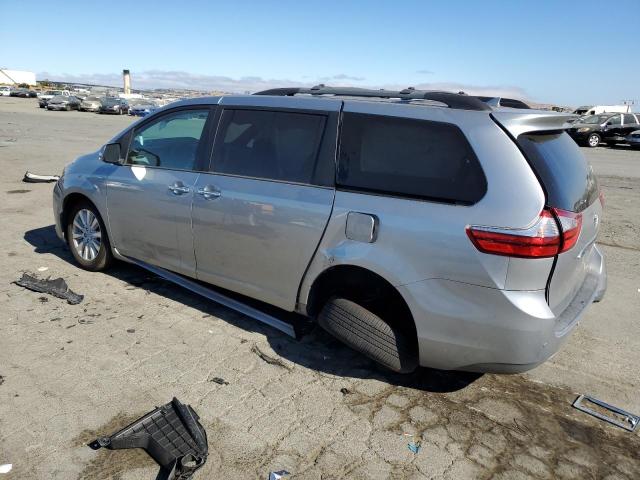 Photo 1 VIN: 5TDDZ3DC2HS152206 - TOYOTA SIENNA XLE 