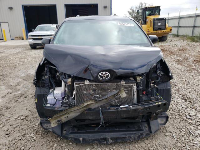 Photo 4 VIN: 5TDDZ3DC2HS157244 - TOYOTA SIENNA XLE 