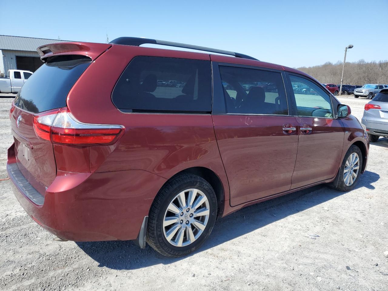 Photo 2 VIN: 5TDDZ3DC2HS172441 - TOYOTA SIENNA 