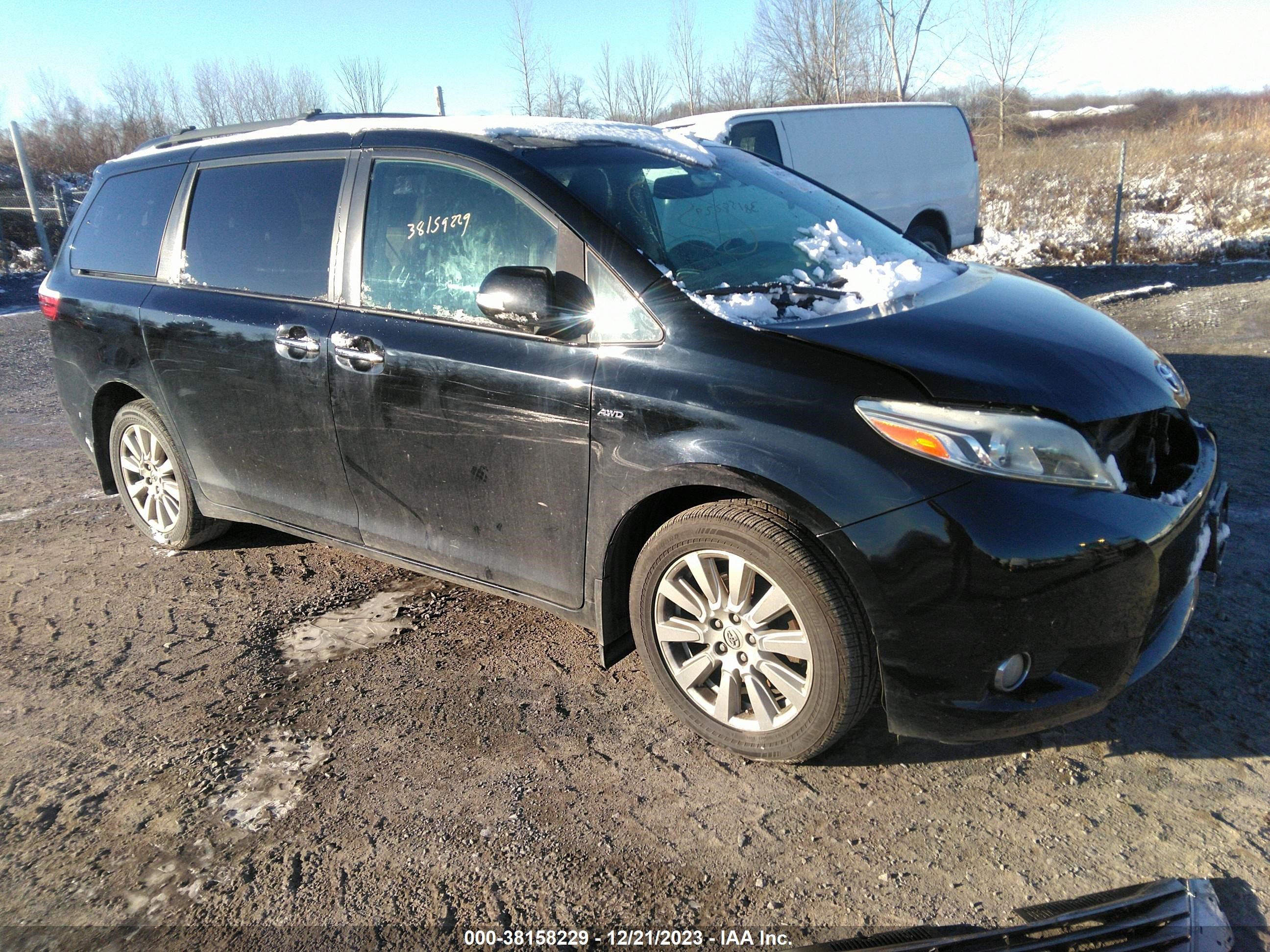 Photo 0 VIN: 5TDDZ3DC2HS173993 - TOYOTA SIENNA 