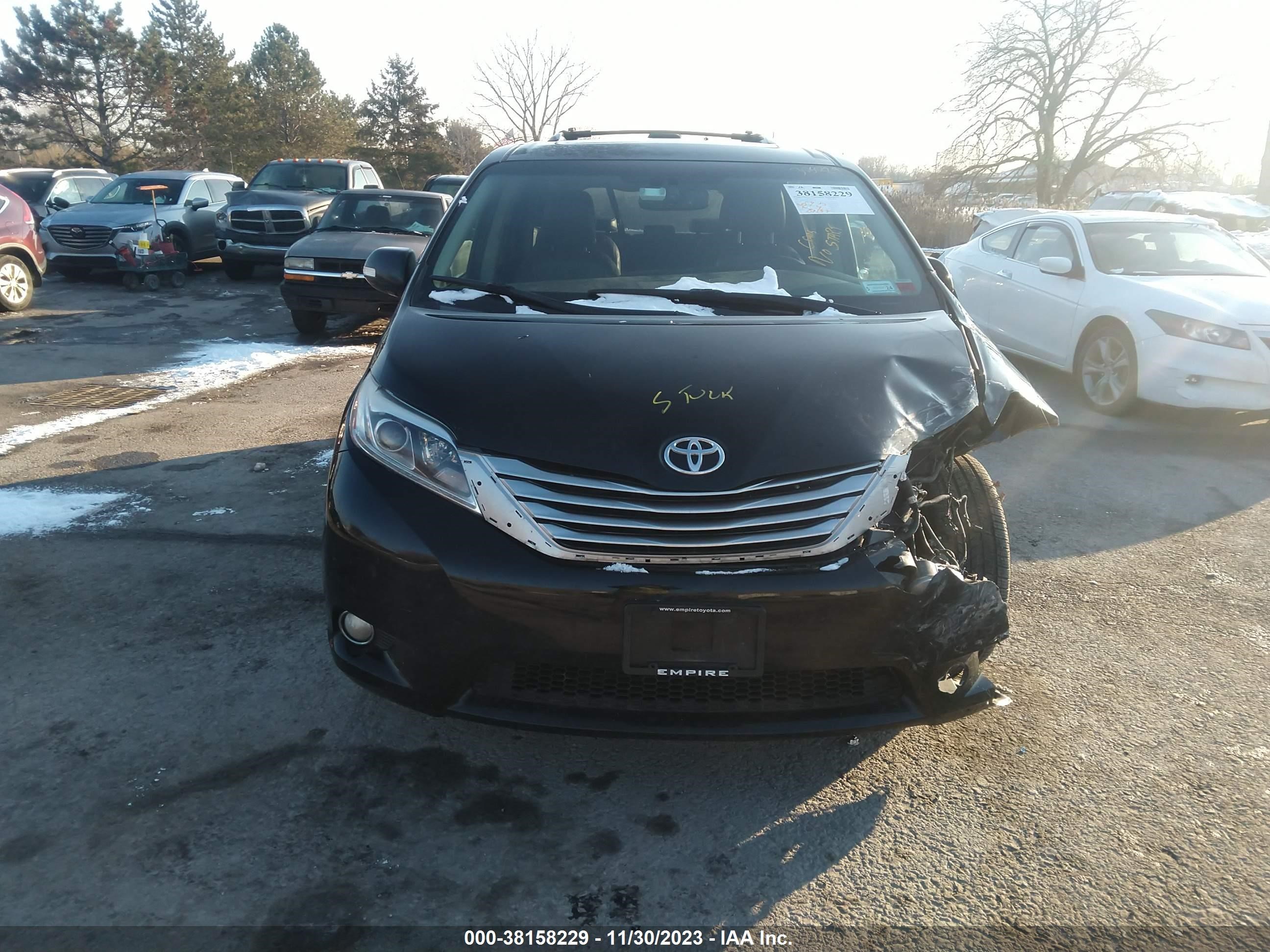 Photo 12 VIN: 5TDDZ3DC2HS173993 - TOYOTA SIENNA 