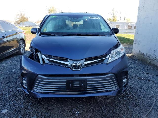 Photo 4 VIN: 5TDDZ3DC2KS218339 - TOYOTA SIENNA XLE 