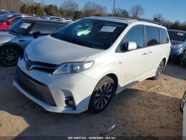 Photo 1 VIN: 5TDDZ3DC3JS207378 - TOYOTA SIENNA 