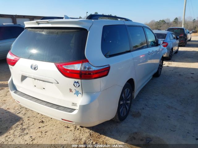 Photo 3 VIN: 5TDDZ3DC3JS207378 - TOYOTA SIENNA 