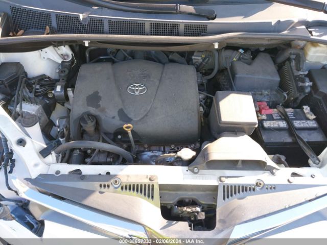 Photo 9 VIN: 5TDDZ3DC3JS207378 - TOYOTA SIENNA 