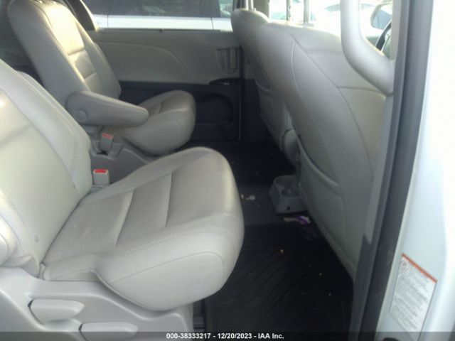 Photo 7 VIN: 5TDDZ3DC3KS226434 - TOYOTA SIENNA 