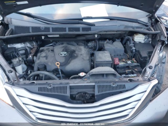 Photo 9 VIN: 5TDDZ3DC4HS155995 - TOYOTA SIENNA 