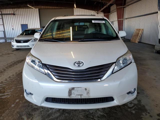 Photo 4 VIN: 5TDDZ3DC4HS157083 - TOYOTA SIENNA XLE 