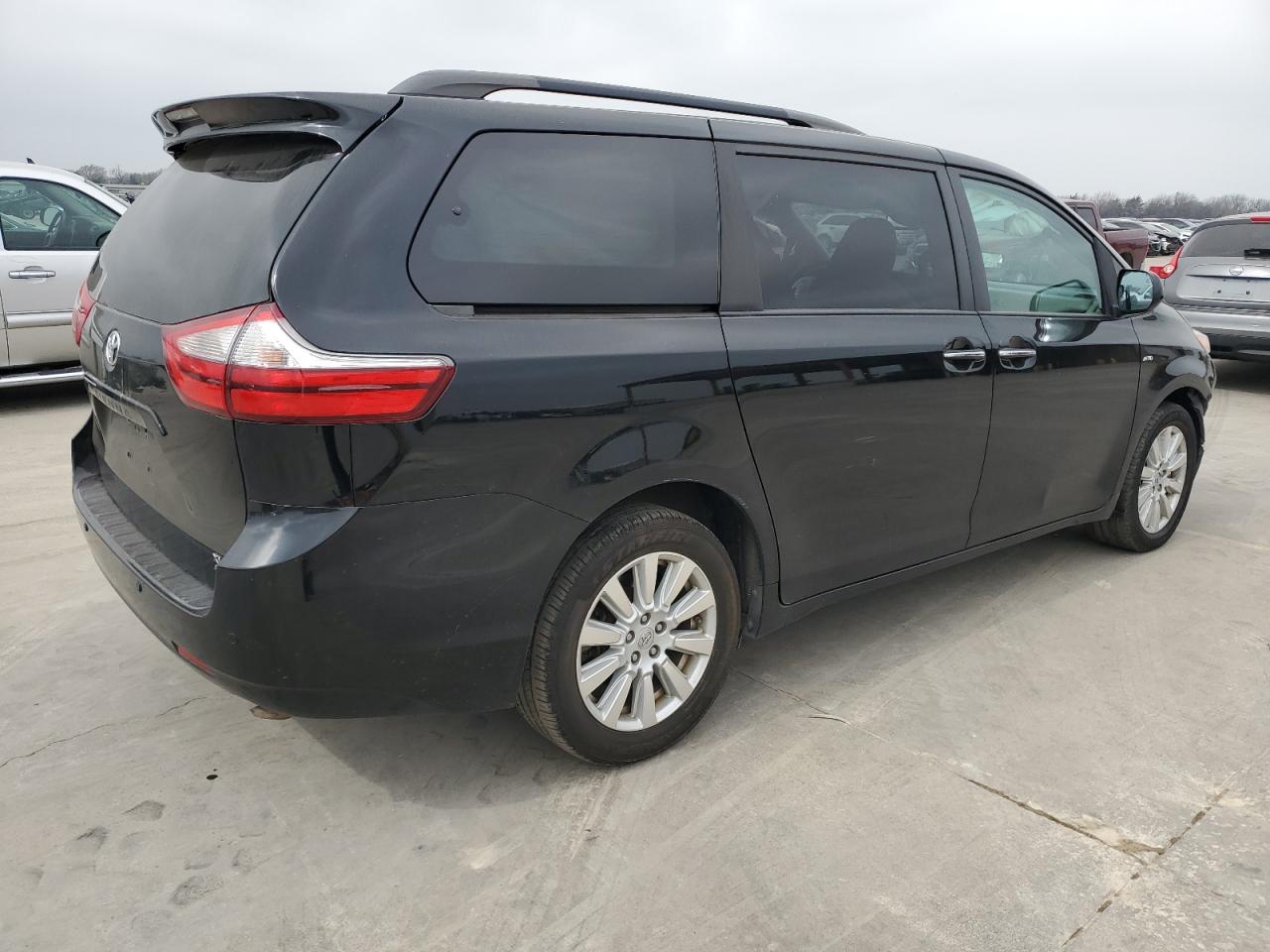 Photo 2 VIN: 5TDDZ3DC4HS159478 - TOYOTA SIENNA 