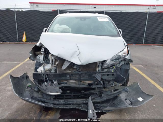 Photo 5 VIN: 5TDDZ3DC4KS210274 - TOYOTA SIENNA 